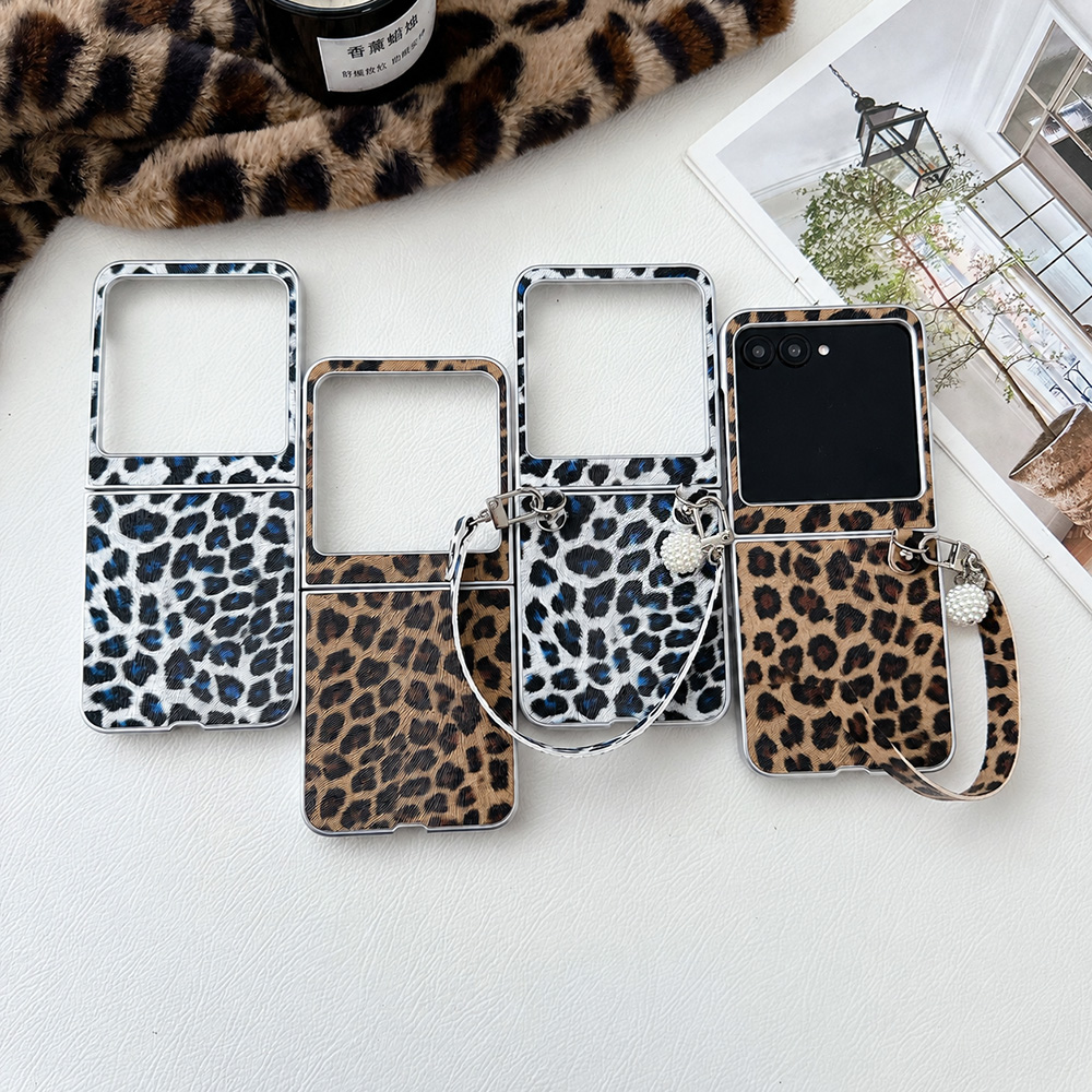 Phone Accessories Display - Leopard Print Folding Flip Phone Case